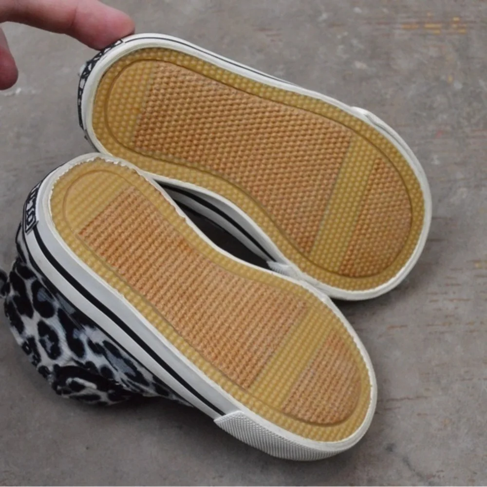 Old Navy Retro Cheetah Print Corduroy High Top Sneakers, Size 5‎